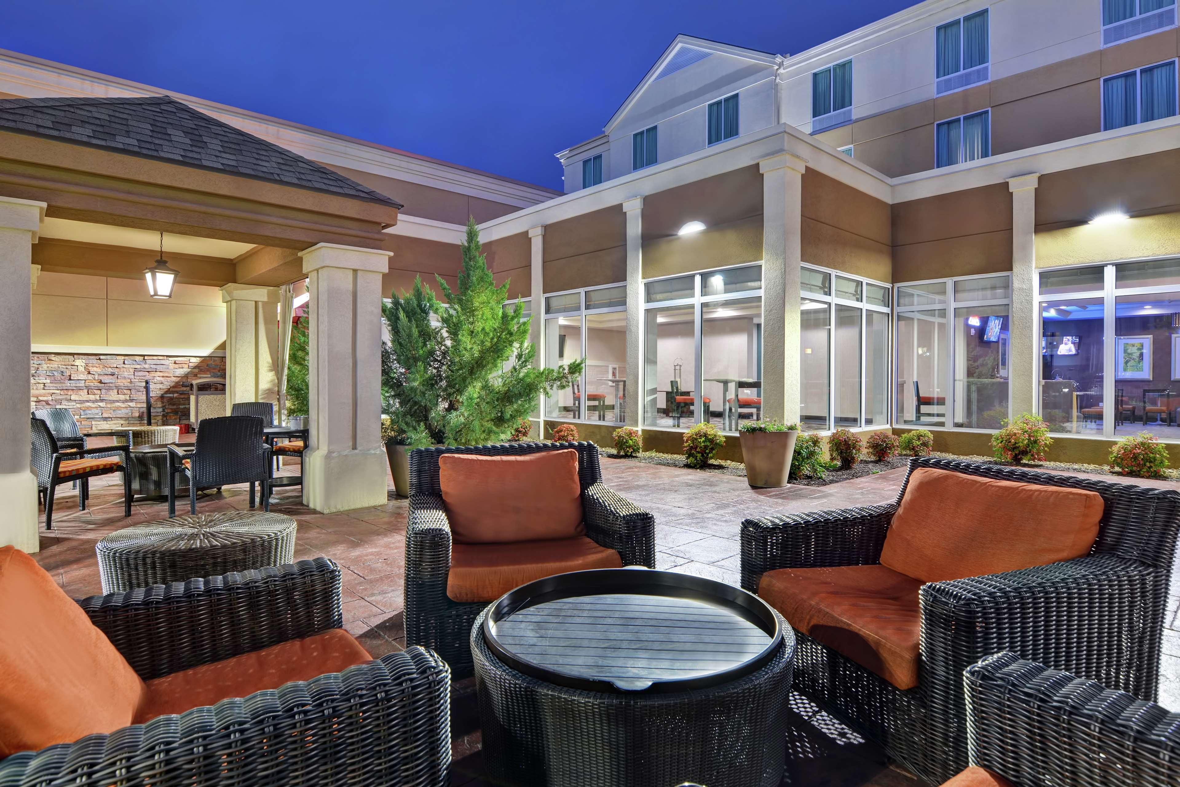 Hilton Garden Inn And Fayetteville Convention Center Exterior foto