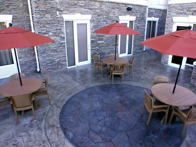 Hilton Garden Inn And Fayetteville Convention Center Exterior foto